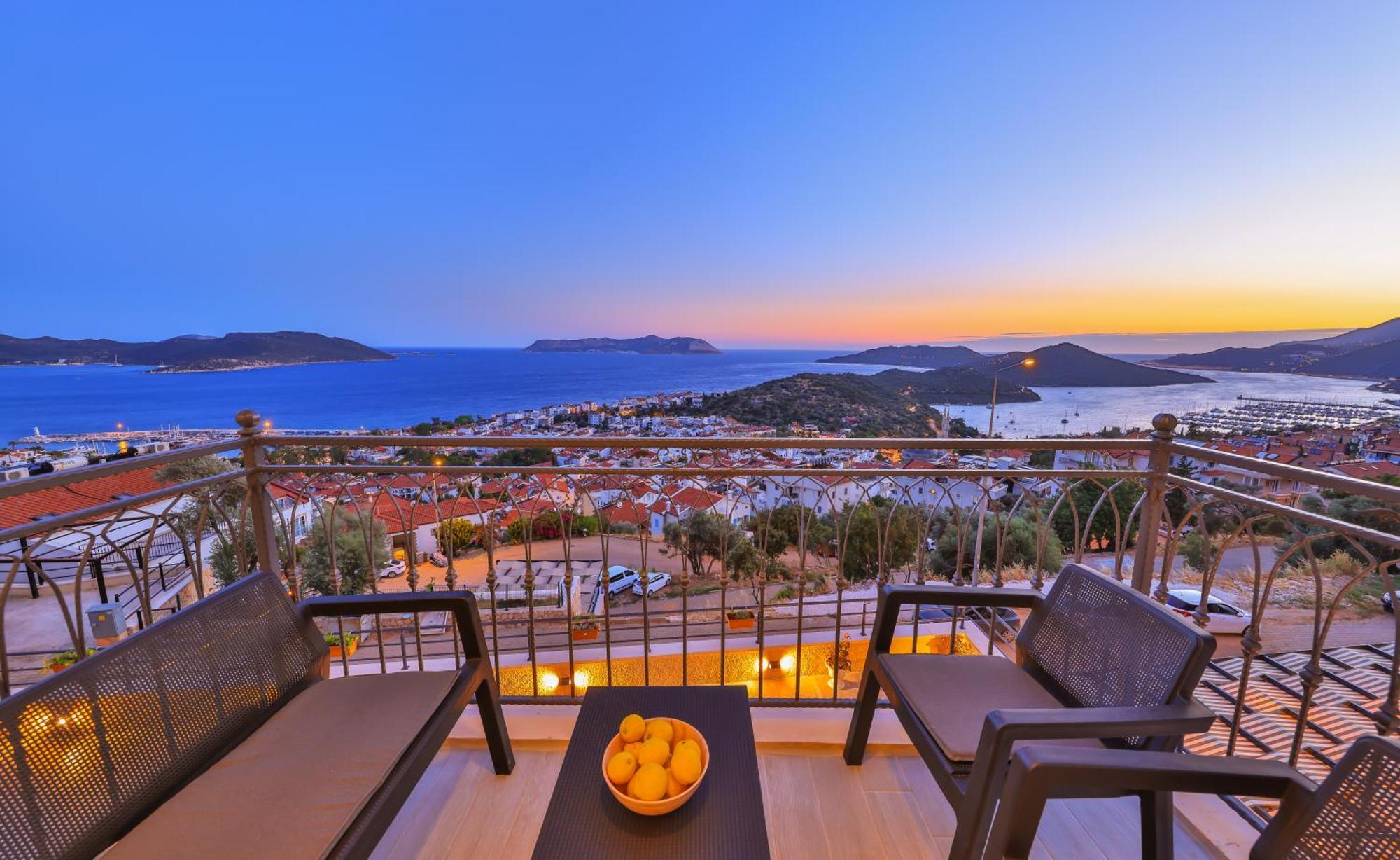 Panorama Suite Apart Otel Kaş Exterior photo